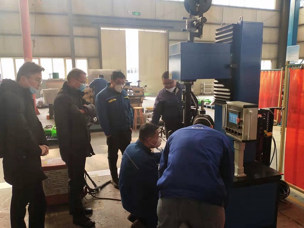 总经理携工作人员去往山东帮助客户安装调试武汉ZYX65型相贯线焊机